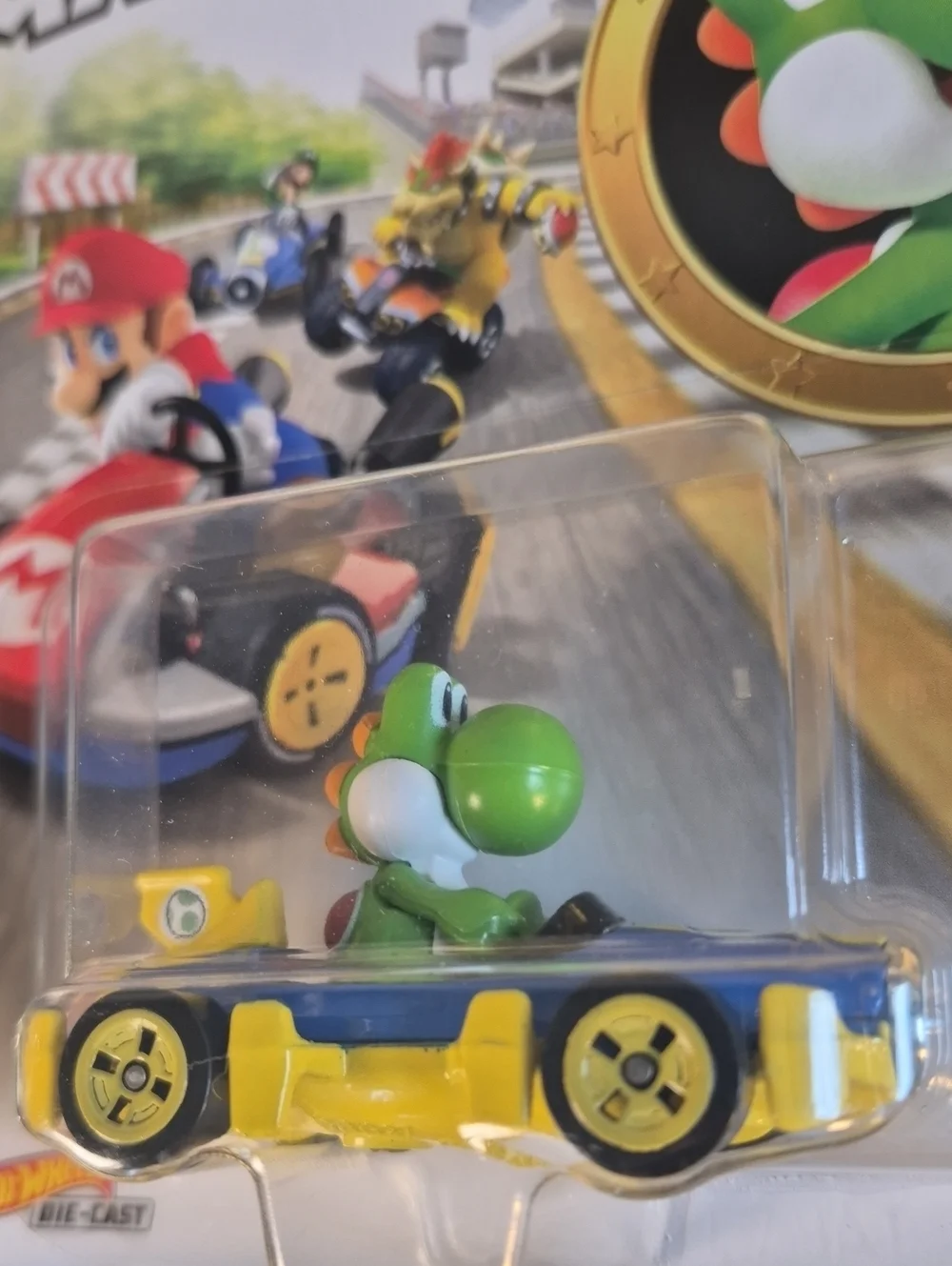 Mariokart × Mariokart Yoshi Mach 8 Car, 1:64, Green Multi.